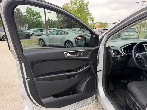 Used 2015 Ford Edge SEL FWD image 9