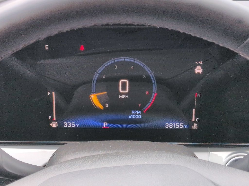 Used 2025 Chevrolet Trax LT w/ LT Convenience Package FWD image 16