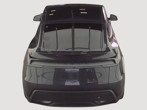 Used 2026 Tesla Model Y 2WD image 17
