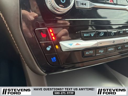 Used 2022 Ford Explorer King Ranch w/ Premium Technology Package image 27