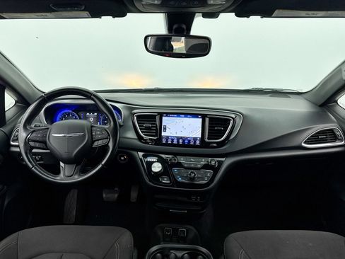 Used 2018 Chrysler Pacifica Touring Plus w/ S Appearance Package FWD image 20