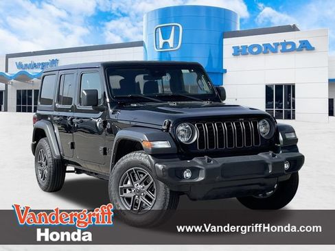 Used 2025 Jeep Wrangler Unlimited Sport AWD/4WD image 1