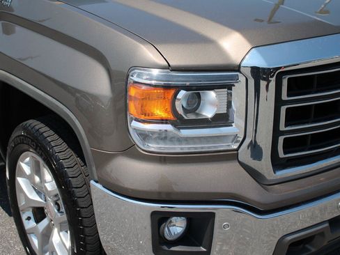 Used 2015 GMC Sierra 1500 SLT w/ SLT Crew Cab Value Package AWD/4WD image 11