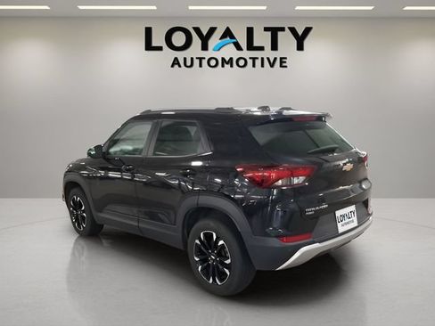 Used 2022 Chevrolet TrailBlazer LT w/ Convenience Package AWD/4WD image 3