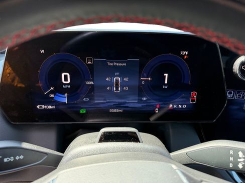 Used 2024 Chevrolet Equinox EV RS FWD image 11