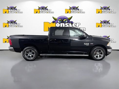 Used 2022 RAM 1500 Classic SLT w/ SLT Plus D￩cor Group image 4
