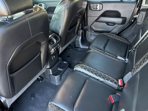 Used 2021 Jeep Wrangler Unlimited Sahara image 11