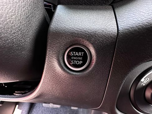 Used 2024 Nissan Frontier PRO-4X w/ Off-Road Protection Package AWD/4WD image 35