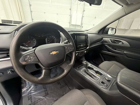 Used 2018 Chevrolet Traverse LS AWD/4WD image 11