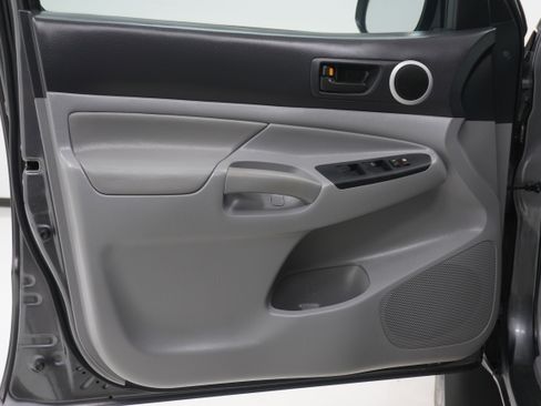 Used 2012 Toyota Tacoma PreRunner w/ SR5 Pkg image 13