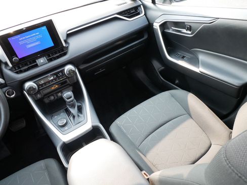 Used 2023 Toyota RAV4 AWD Hybrid image 11