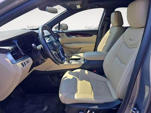 Used 2019 Cadillac XT5 Premium Luxury FWD image 9