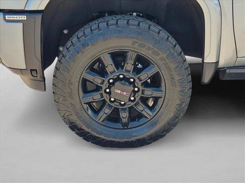 Used 2024 GMC Sierra 3500 AT4 w/ AT4 Premium Plus Package AWD/4WD image 9
