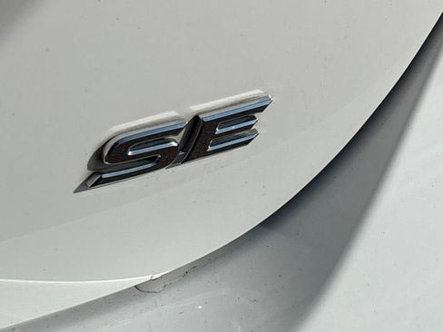 Used 2023 Toyota Camry SE w/ Cold Weather Package image 33