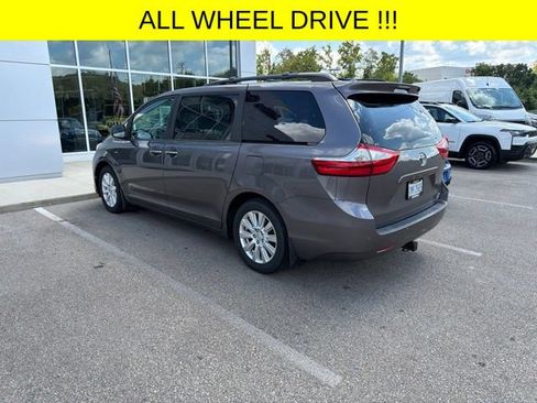Used 2017 Toyota Sienna XLE Premium AWD/4WD image 5
