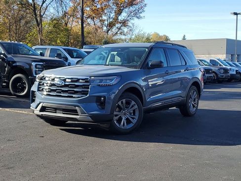 New 2026 Ford Explorer Active w/ Active Comfort Package image 1