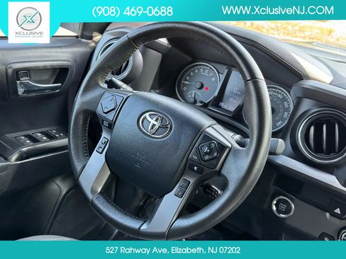 Used 2019 Toyota Tacoma TRD Sport w/ Technology Package image 11
