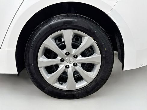 Used 2021 Toyota Corolla LE FWD image 25