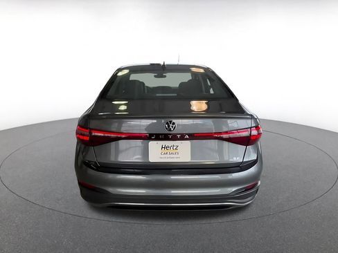 Used 2025 Volkswagen Jetta SE image 16