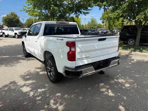 Used 2023 Chevrolet Silverado 1500 LT AWD/4WD image 3