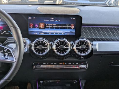 Used 2025 Mercedes-Benz GLB 250 image 15
