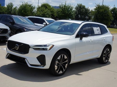 New 2026 Volvo XC60 B5 Plus w/ Protection Package Premier image 2
