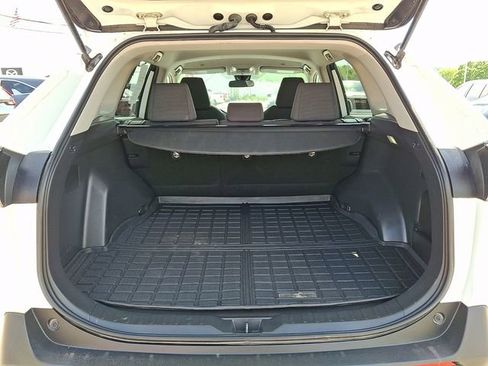 Used 2023 Toyota RAV4 LE AWD/4WD image 28