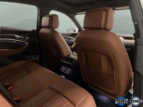 Used 2022 Audi e-tron Premium Plus w/ Premium Plus Package image 21