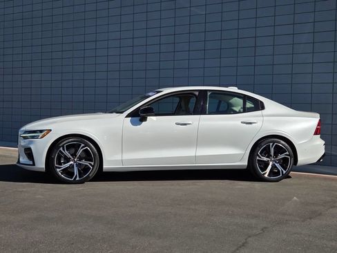 Used 2023 Volvo S60 B5 Plus w/ Climate Package FWD image 2