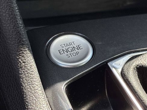 Certified 2023 Volkswagen Tiguan SE R-Line AWD/4WD image 27