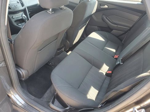Used 2016 Ford Focus SE FWD image 12