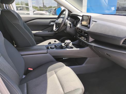 Used 2025 Nissan Rogue SV AWD/4WD image 22