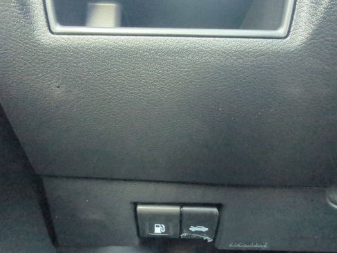 New 2025 Nissan Versa SR w/ Trunk Package image 26