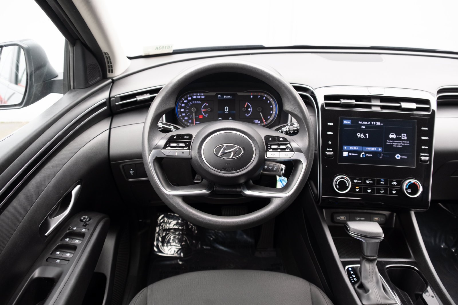 Used 2022 Hyundai Tucson SE w/ Cargo Package AWD/4WD image 2