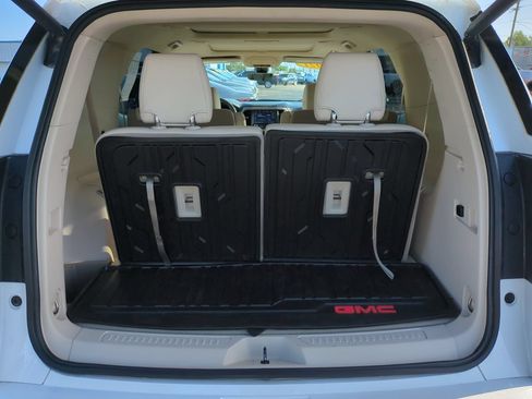 Certified 2021 GMC Acadia Denali w/ Denali Technology Package FWD image 13