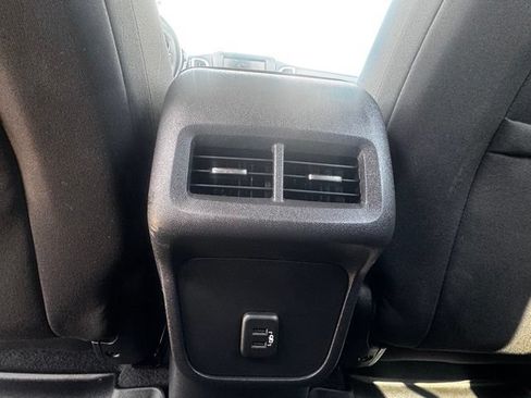 Used 2021 Chevrolet Equinox LT AWD/4WD image 12