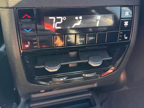 Used 2021 Jeep Grand Cherokee L Limited AWD/4WD image 18