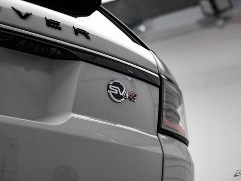Used 2020 Land Rover Range Rover Sport SVR image 32