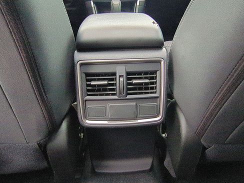 Used 2023 Subaru Forester Premium image 30