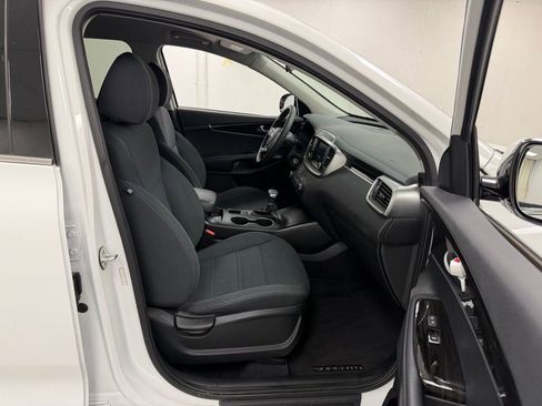 Used 2020 Kia Sorento L FWD image 11