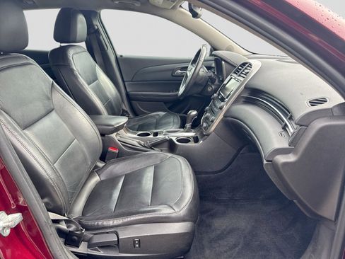 Used 2015 Chevrolet Malibu LT w/ Leather Package FWD image 6