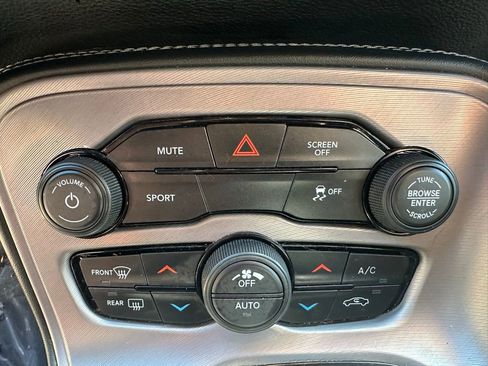 Used 2023 Dodge Challenger SXT image 19