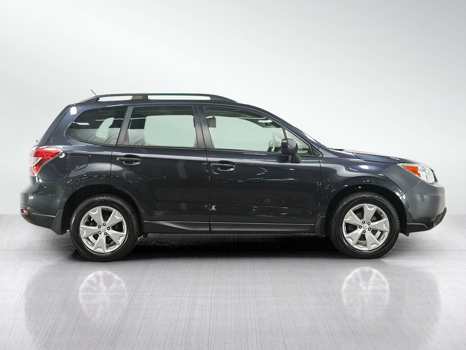 Used 2015 Subaru Forester 2.5i Premium w/ All-Weather Package AWD/4WD image 6