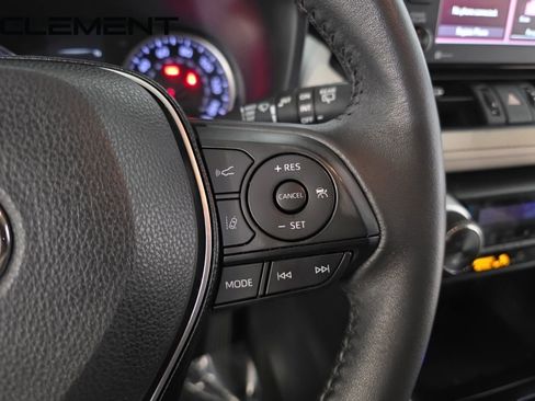 Used 2021 Toyota RAV4 XLE Premium FWD image 17