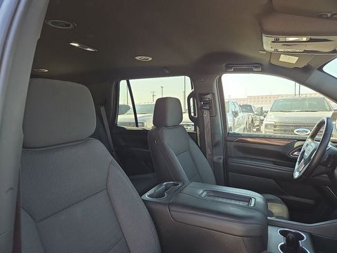 Used 2023 GMC Yukon SLE AWD/4WD image 9