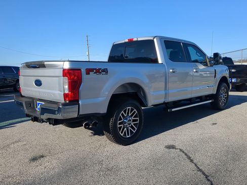 Certified 2019 Ford F250 Lariat w/ Lariat Value Package image 3