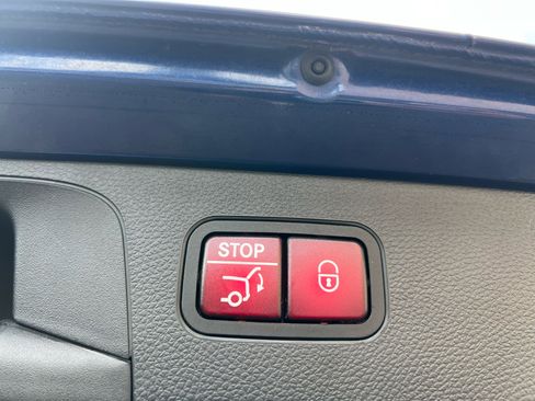 Used 2018 Mercedes-Benz GLC 300 4MATIC w/ AMG Line image 22