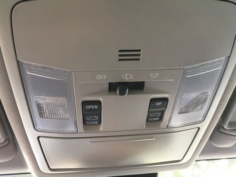 Used 2018 Toyota RAV4 XLE AWD/4WD image 15