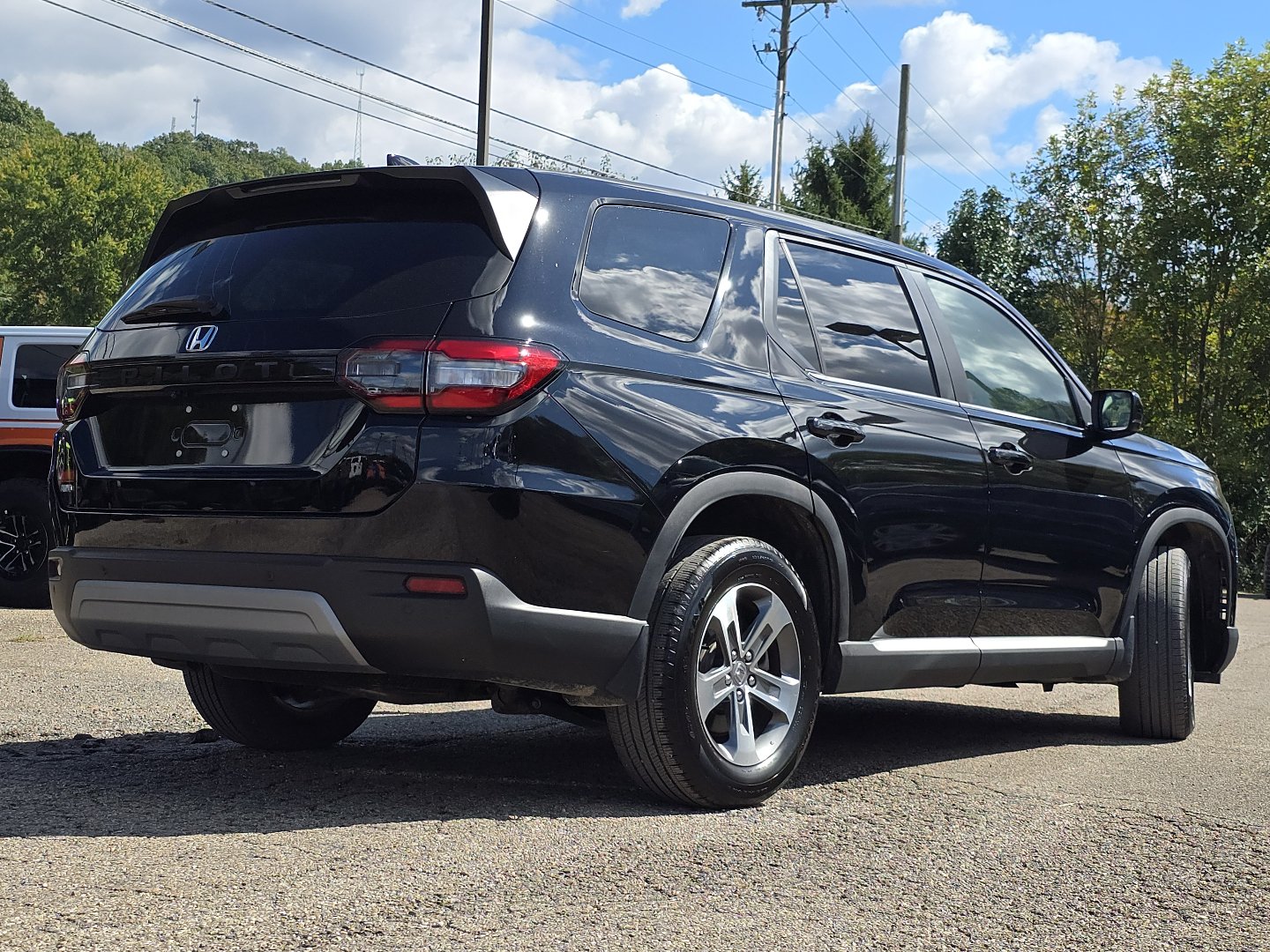 Used 2025 Honda Pilot EX-L image 17