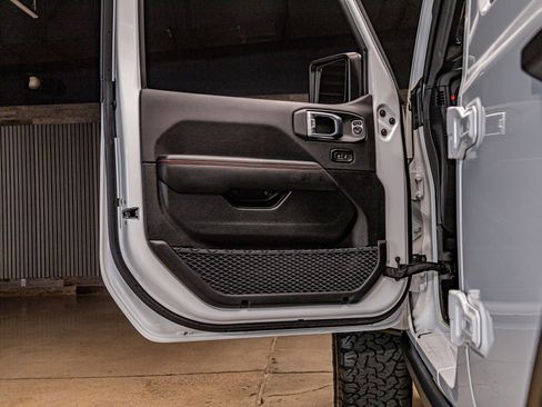 Used 2026 Jeep Wrangler Unlimited Rubicon AWD/4WD image 28